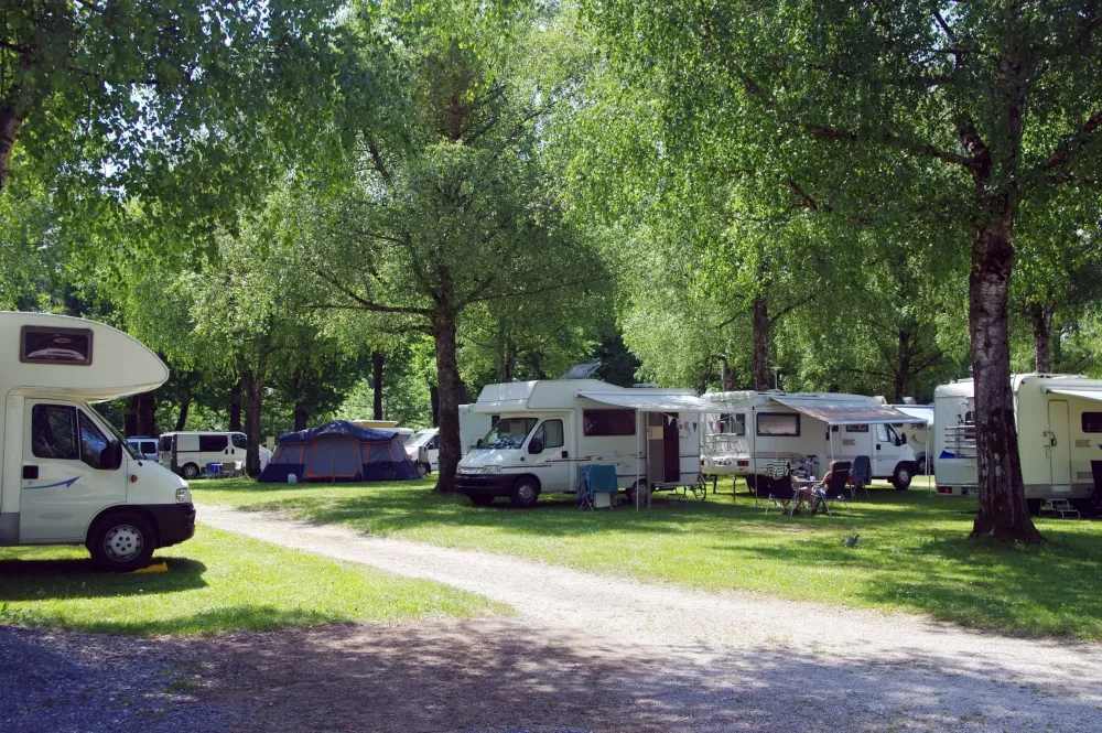 Camping car près de Plan d’eau d’Embrun